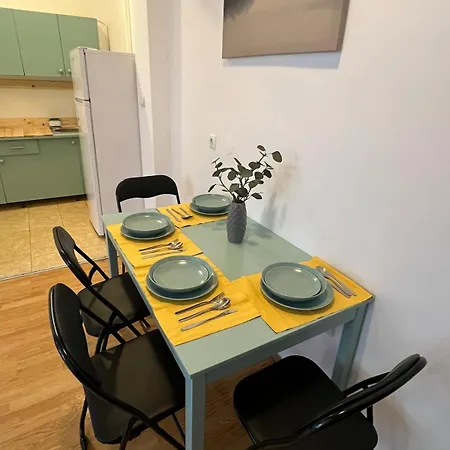 Middle Old Town Apartament *