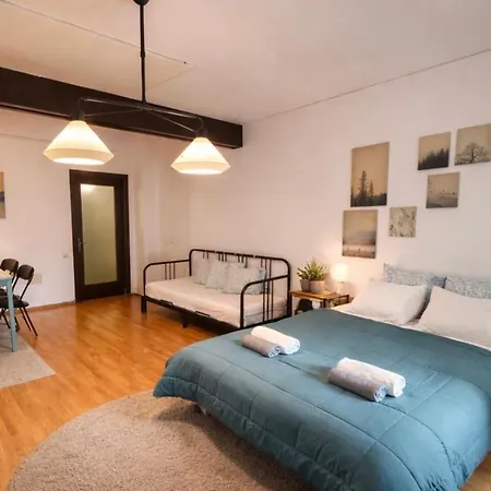 Middle Old Town Daire Bükreş