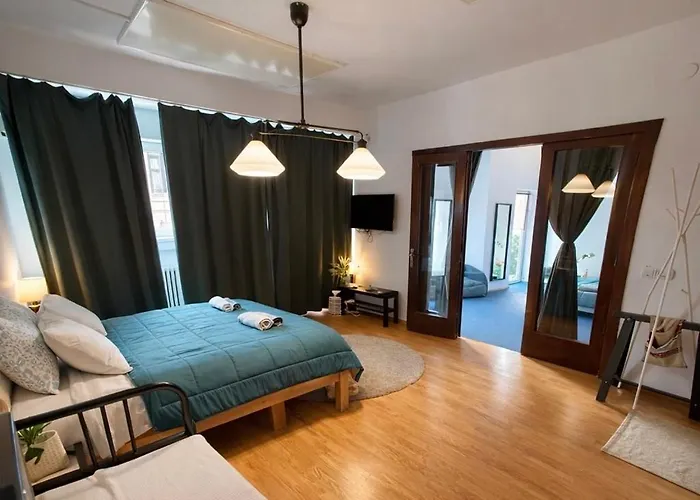 Middle Old Town Bükreş