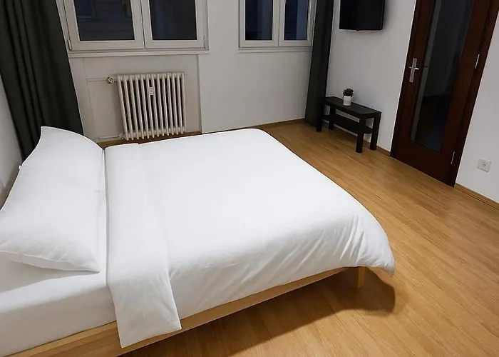 Middle Old Town Apartman